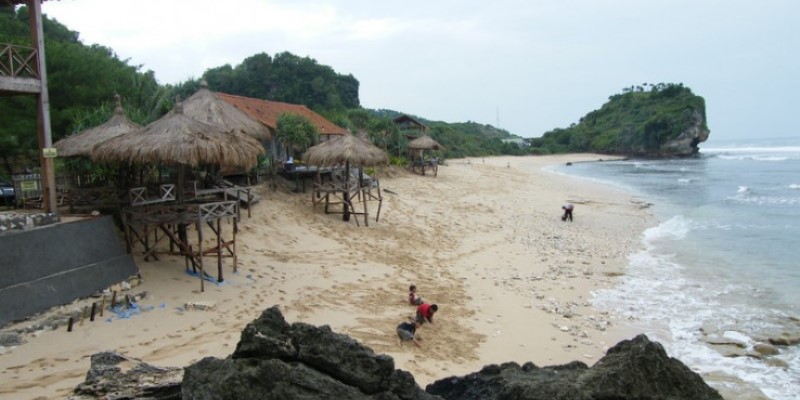 Fasilitas di Pantai Indrayanti