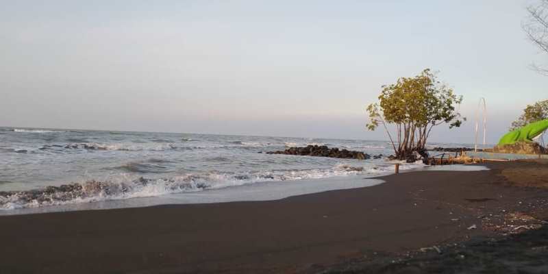 10 Wisata Pantai di Tegal yang Paling Hits Pesisir