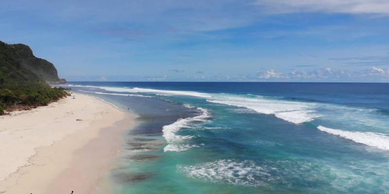 10 Pantai Terindah di Bengkulu yang Wajib Anda Kunjungi