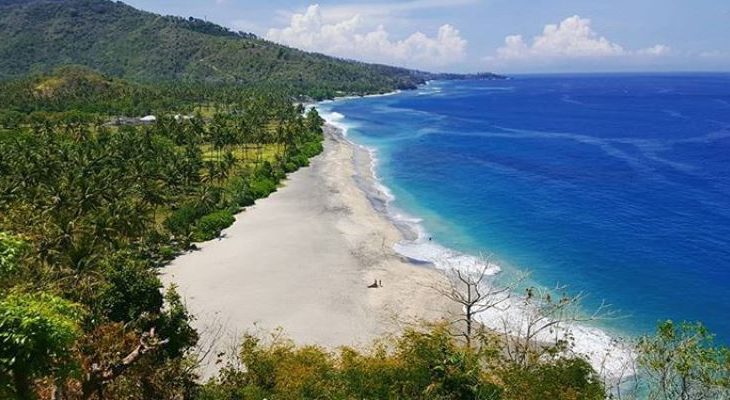Pantai Senggigi Lombok - Daya Tarik, Aktivitas Liburan ...