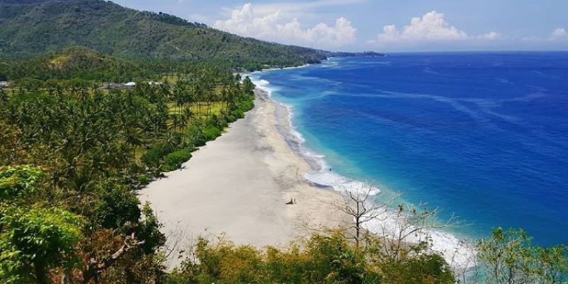 Pantai Senggigi Lombok – Daya Tarik, Aktivitas Liburan, Lokasi & Harga Tiket