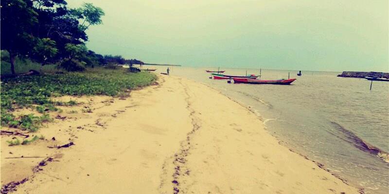 Pantai Sungai Umbang