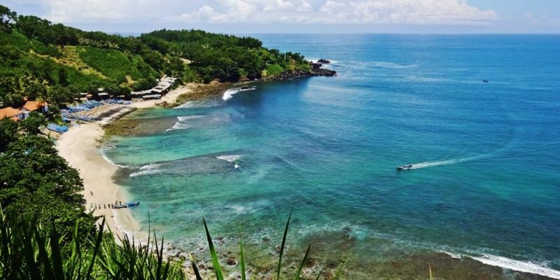 Pantai Menganti Kebumen – Daya Tarik, Aktivitas Liburan, Lokasi & Harga Tiket