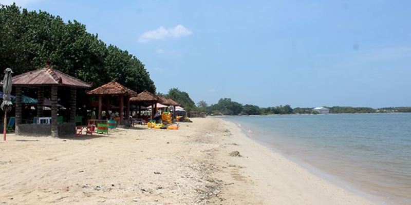 Pantai Teluk Awur Jepara – Daya Tarik, Aktivitas Liburan, Lokasi & Harga Tiket