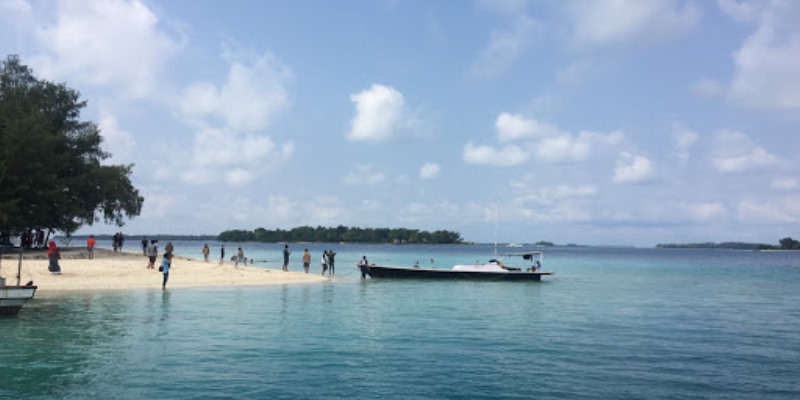 Aktivitas di Pulau Harapan