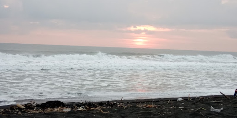 Pantai Trisik Kulon Progo – Daya Tarik, Aktivitas Liburan, Lokasi & Harga Tiket