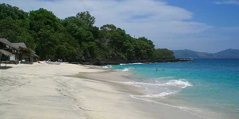 Pantai Carolina Padang – Daya Tarik, Aktivitas Liburan, Lokasi & Harga Tiket