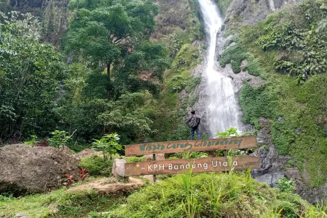 Curug Cibareubeuy