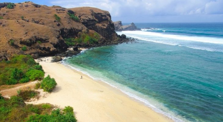 10 Wisata Pantai di Lombok Tengah yang Cantik & Hits