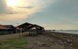 Pantai Tanjung Baru, Pantai Eksotis yang Mampu Memikat Hati di Karawang