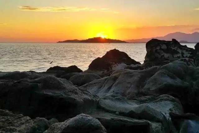 Alamat Pantai Mananggu