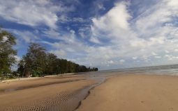 Pantai Burung Mandi, Objek Wisata Pantai Favorit di Belitung Timur