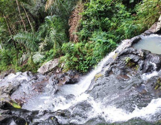 Gembleng Waterfall, Pesona Air Terjun Indah Nan Eksotis di Karangasem