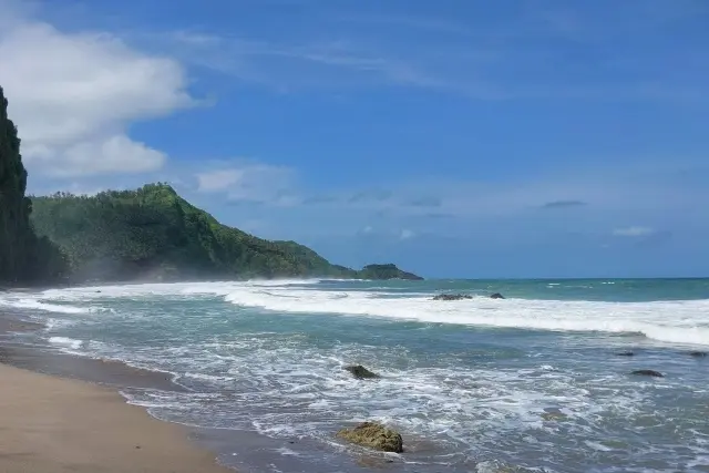 Fasilitas Pantai Pecaron