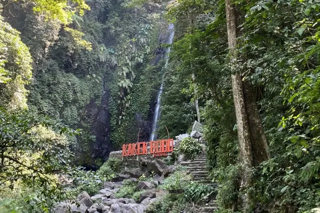 Daya Tarik Air Terjun Kakek Bodo